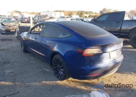 2021 Tesla Model 3 Performance Dual Motor All-Wheel Drive z USA, uszkodzony, nr VIN 5YJ3E1EC2MF063373